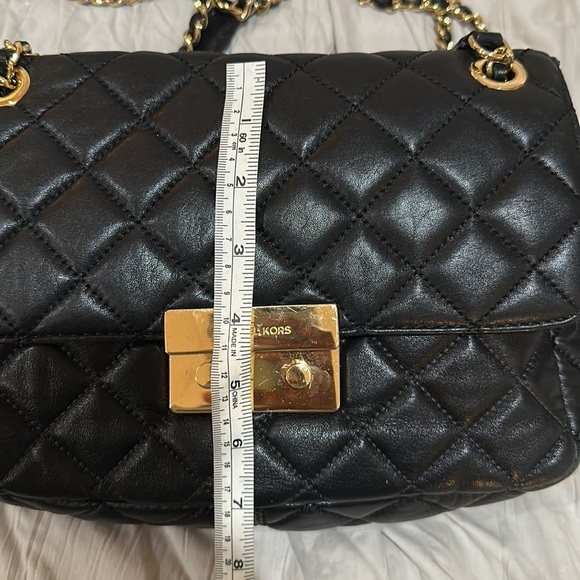 Michael Kors larger quilted black flap bag - Picture 5 of 5